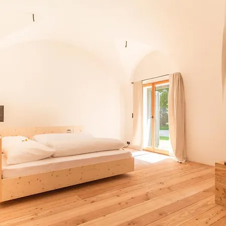 Iselhof Apartment *
